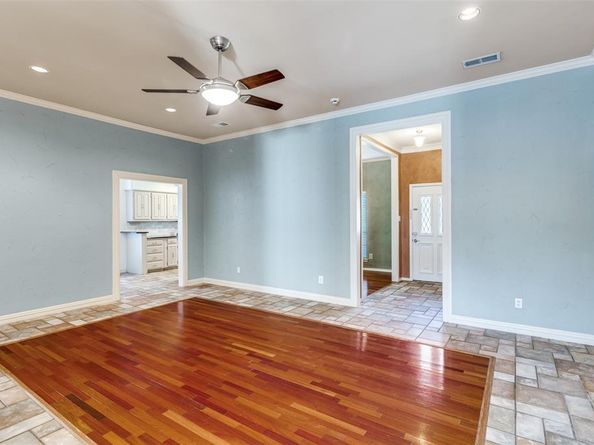 6604  Gretchen Lane , Dallas Texas 75252