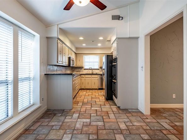 6604  Gretchen Lane , Dallas Texas 75252