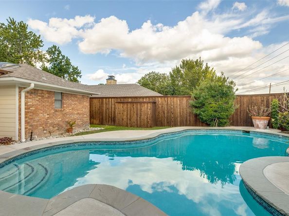 6604  Gretchen Lane , Dallas Texas 75252