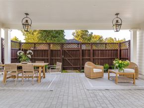 860  Edgefield Road , Fort Worth Texas 76107