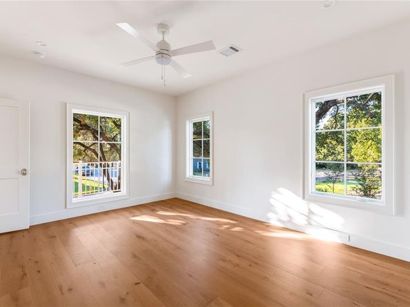 860  Edgefield Road , Fort Worth Texas 76107