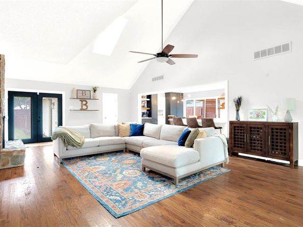 9324  Raeford Drive , Dallas Texas 75243