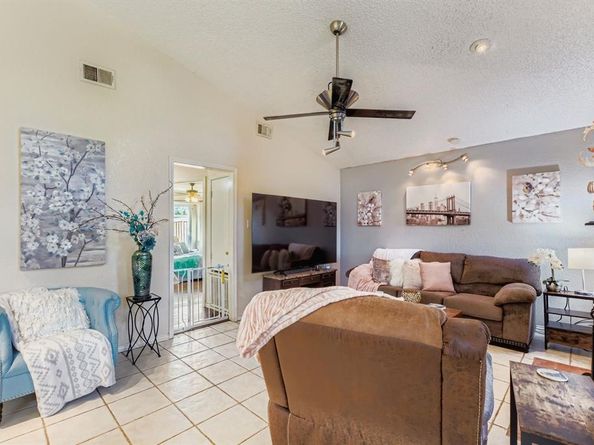 1306  Maplewood Drive , Lewisville Texas 75067
