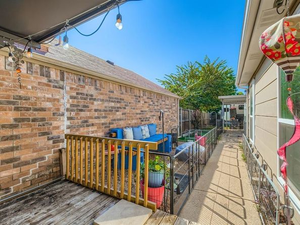 1306  Maplewood Drive , Lewisville Texas 75067