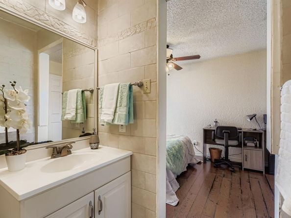 1306  Maplewood Drive , Lewisville Texas 75067