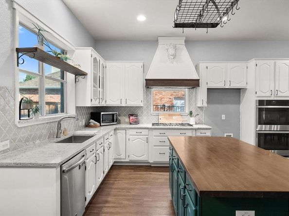 1817  Meadow Ridge Drive , Flower Mound Texas 75028