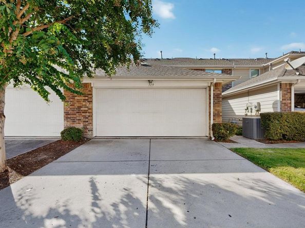 719  Emily Lane , Richardson Texas 75081