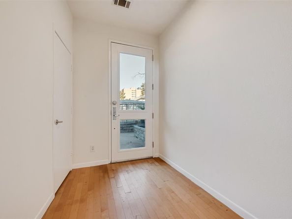 959 W Bluff Street  105, Fort Worth Texas 76102