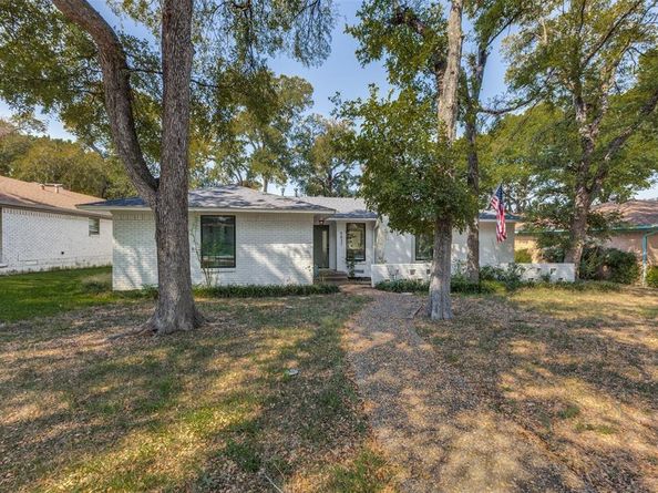 5837  Clendenin Avenue , Dallas Texas 75228