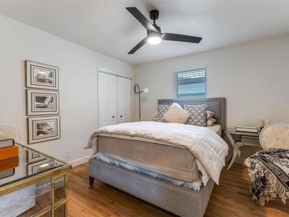 5837  Clendenin Avenue , Dallas Texas 75228