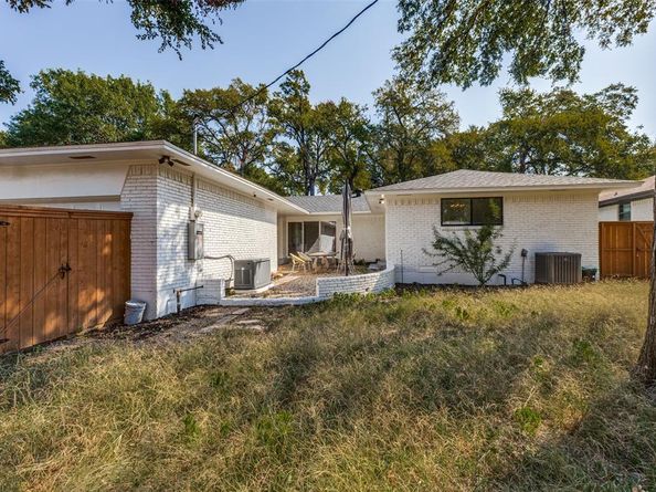 5837  Clendenin Avenue , Dallas Texas 75228