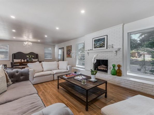 5837  Clendenin Avenue , Dallas Texas 75228