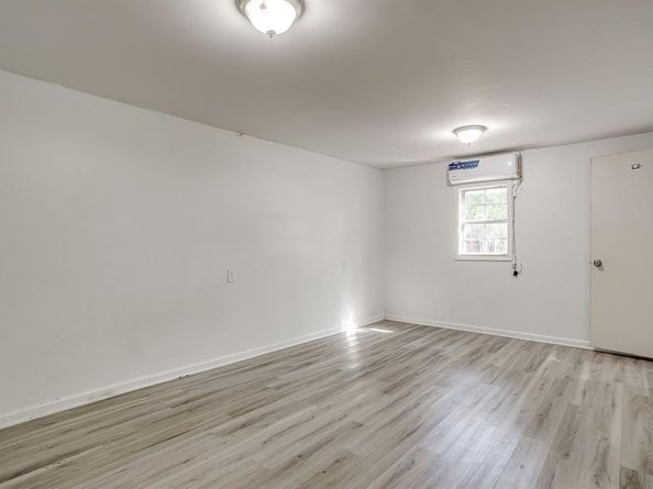 2725  Halbert Street , Fort Worth Texas 76112