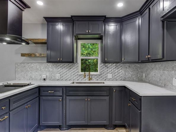 1423 E Davis Avenue , Fort Worth Texas 76104