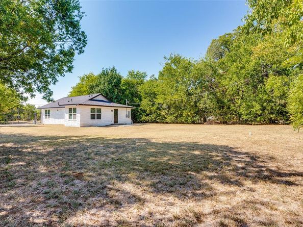 1423 E Davis Avenue , Fort Worth Texas 76104