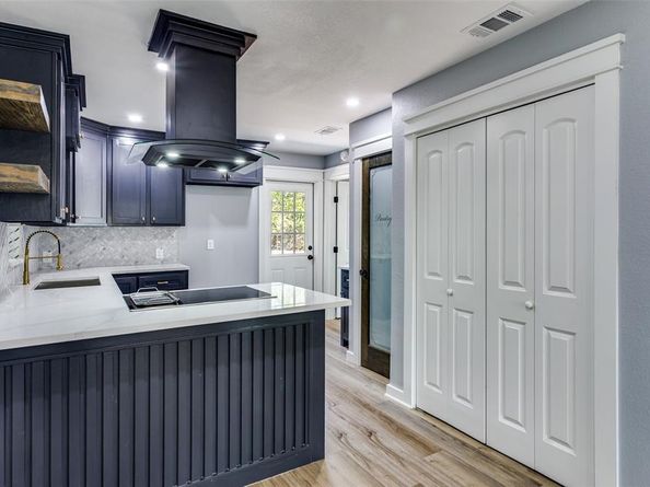 1423 E Davis Avenue , Fort Worth Texas 76104