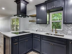 1423 E Davis Avenue , Fort Worth Texas 76104