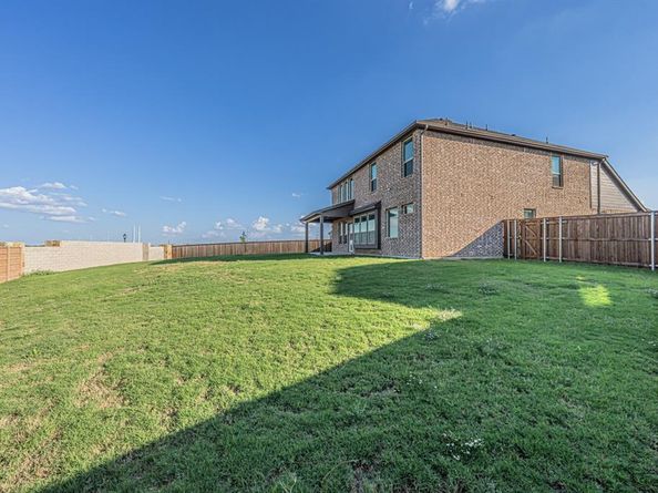 1100  Stallion Lane , Justin Texas 76247