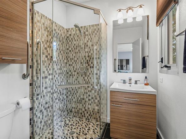 613 N Bailey Avenue , Fort Worth Texas 76107