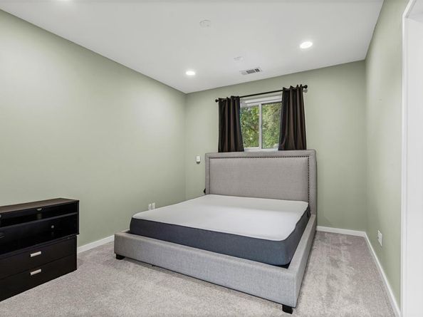 613 N Bailey Avenue , Fort Worth Texas 76107