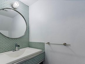 4211  Holland Avenue  208, Dallas Texas 75219