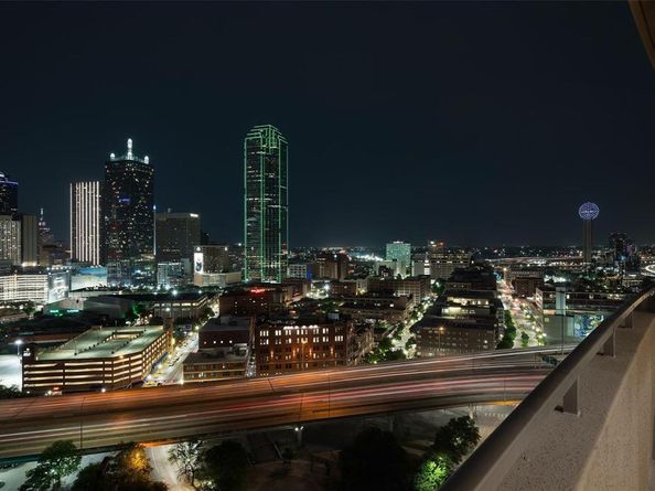 2200  Victory Avenue  2003, Dallas Texas 75219