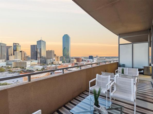 2200  Victory Avenue  2003, Dallas Texas 75219