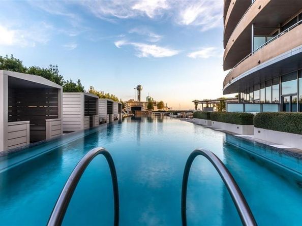 2200  Victory Avenue  2003, Dallas Texas 75219