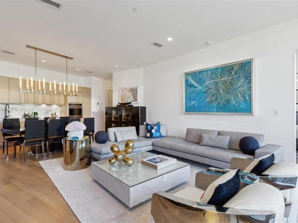 2200  Victory Avenue  2003, Dallas Texas 75219