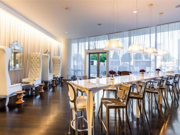 2200  Victory Avenue  2003, Dallas Texas 75219