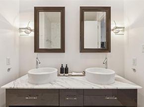 2200  Victory Avenue  2003, Dallas Texas 75219