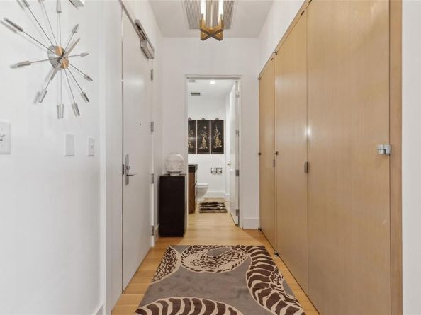 2200  Victory Avenue  2003, Dallas Texas 75219