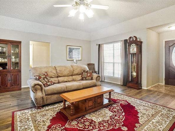 1116  Shadow Ridge Drive , Azle Texas 76020