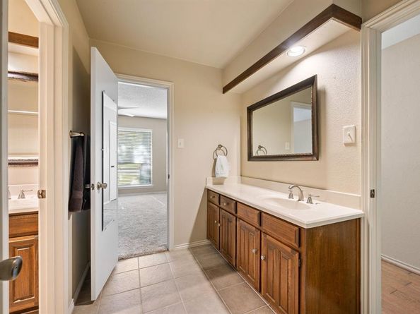 2607  Augusta Lane , Arlington Texas 76012