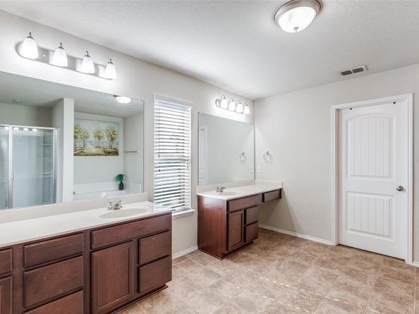 816  Hartsfield Street , Aubrey Texas 76227