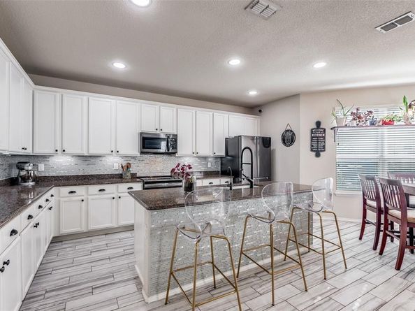 816  Hartsfield Street , Aubrey Texas 76227