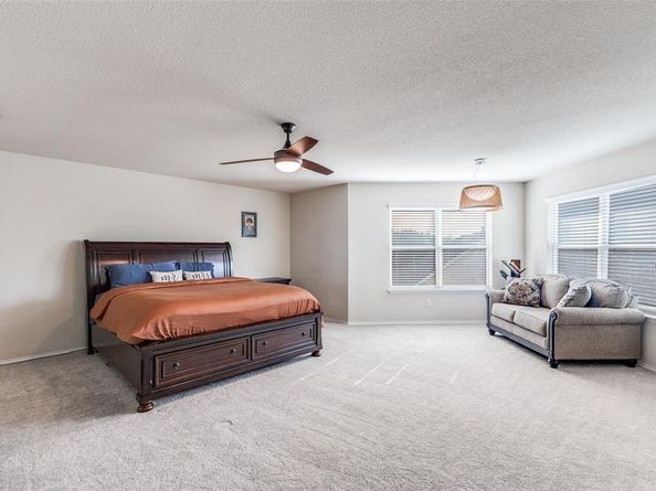 816  Hartsfield Street , Aubrey Texas 76227