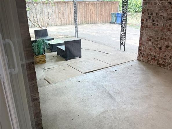 1813  Bardfield Avenue , Garland Texas 75041