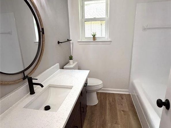 1813  Bardfield Avenue , Garland Texas 75041