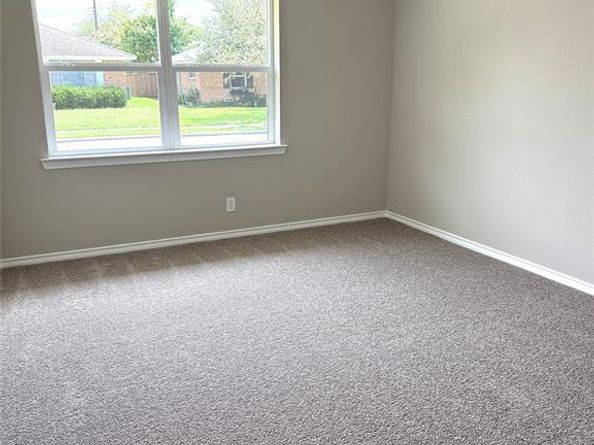 1813  Bardfield Avenue , Garland Texas 75041