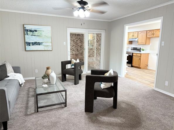 1813  Bardfield Avenue , Garland Texas 75041