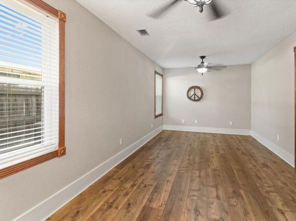 716  Glenview Drive , Mansfield Texas 76063
