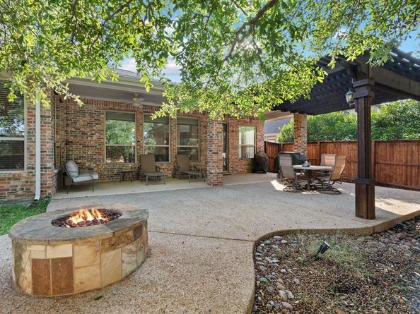 9352  Blanco Drive , Lantana Texas 76226