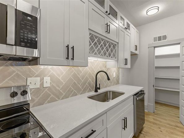 4845  Swiss Avenue  301, Dallas Texas 75204