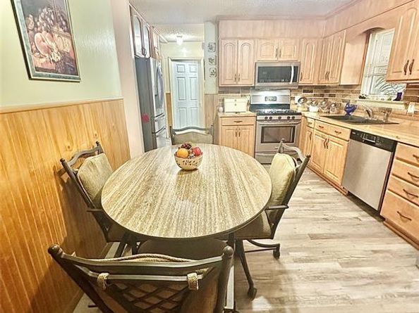 813  Mullins  , Lewisville Texas 75057