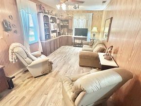 813  Mullins  , Lewisville Texas 75057