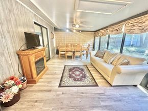 813  Mullins  , Lewisville Texas 75057