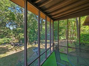 620 W College Street , Grapevine Texas 76051