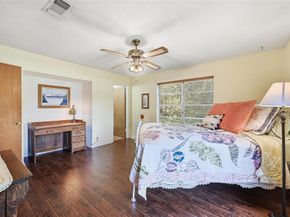 620 W College Street , Grapevine Texas 76051