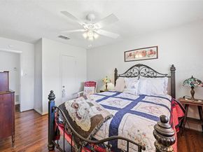 620 W College Street , Grapevine Texas 76051